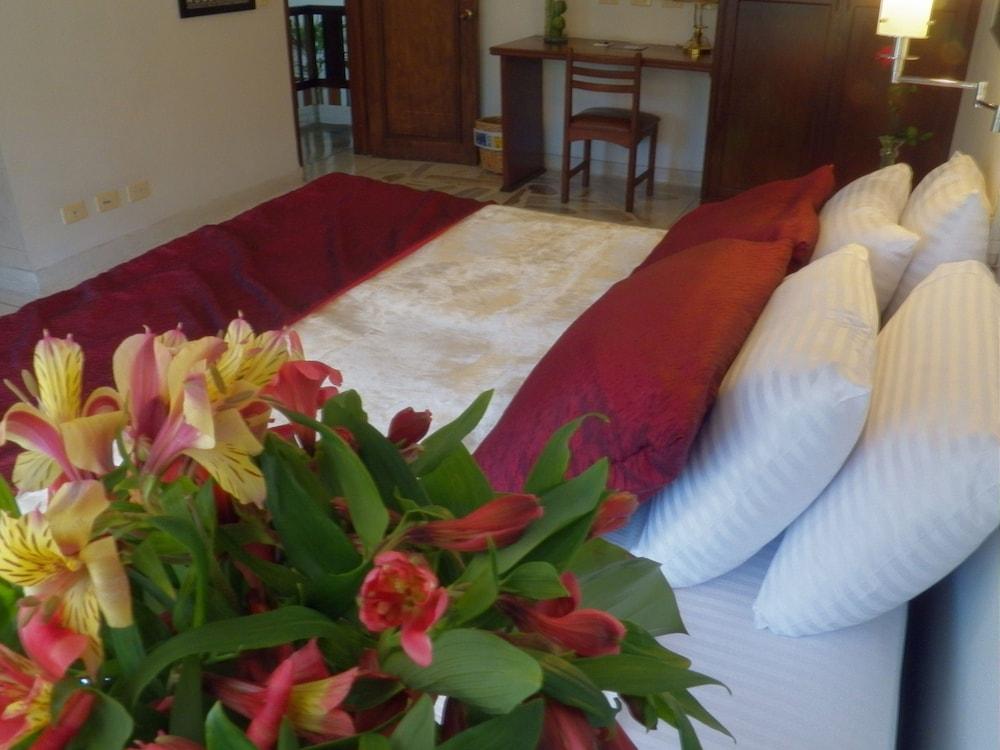 Hotel Casa Santa Monica Norte Cali Esterno foto