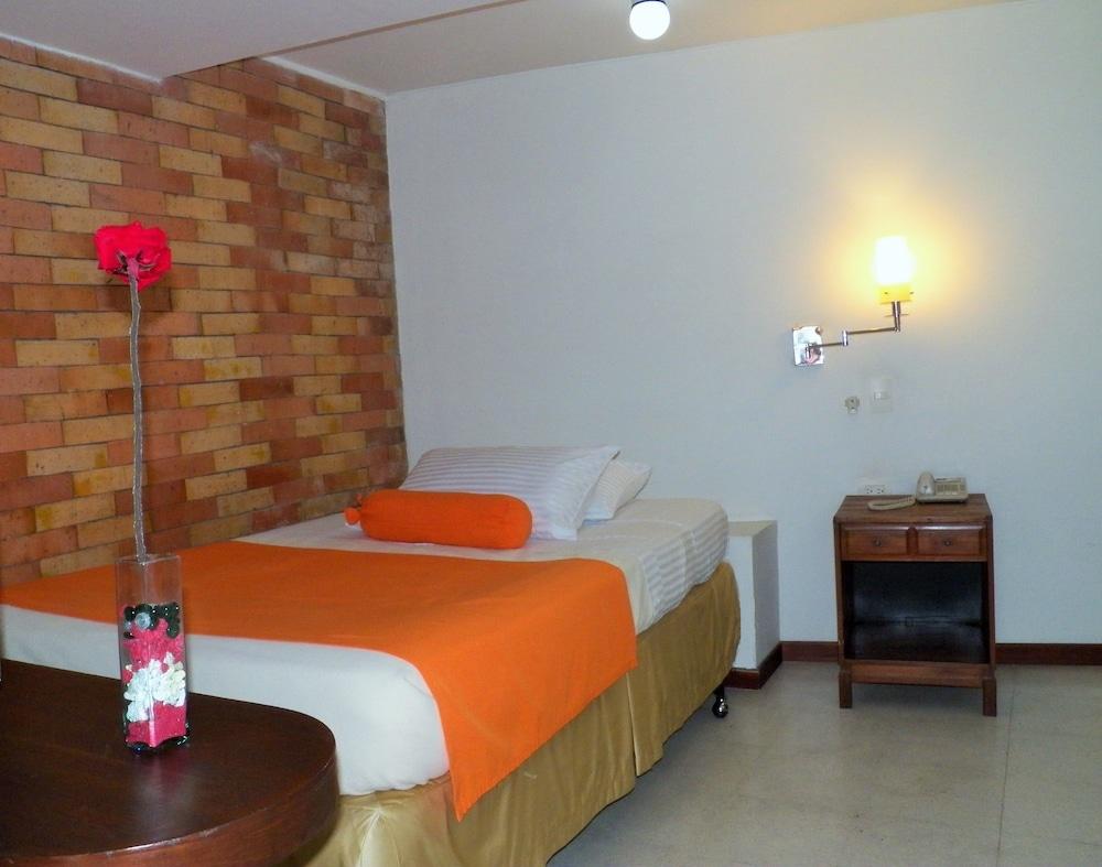Hotel Casa Santa Monica Norte Cali Esterno foto